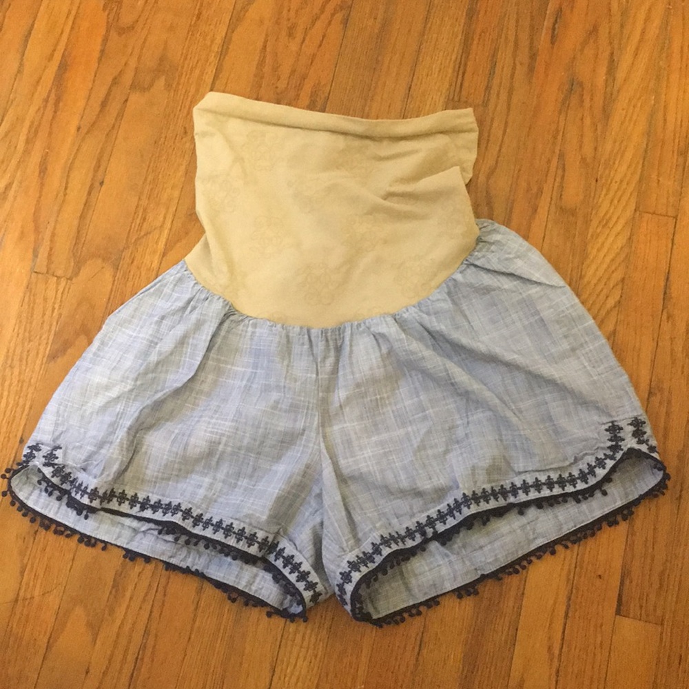 Linen maternity shorts